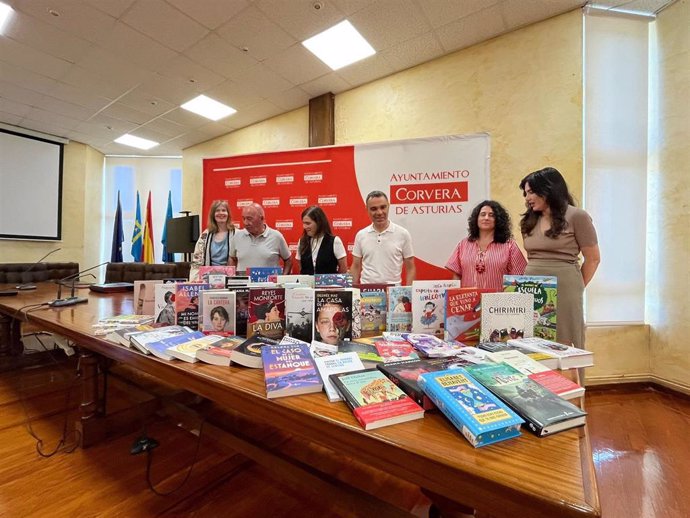 El Ayuntamiento de Corvera acaba de adquirir 700 nuevos libros para los servicios de préstamo de las cuatro bibliotecas públicas del concejo.