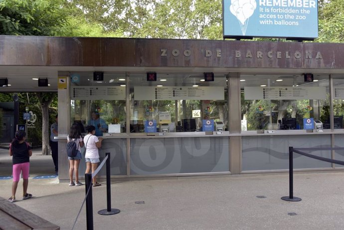 Archivo - Entrada del Zoo de Barcelona