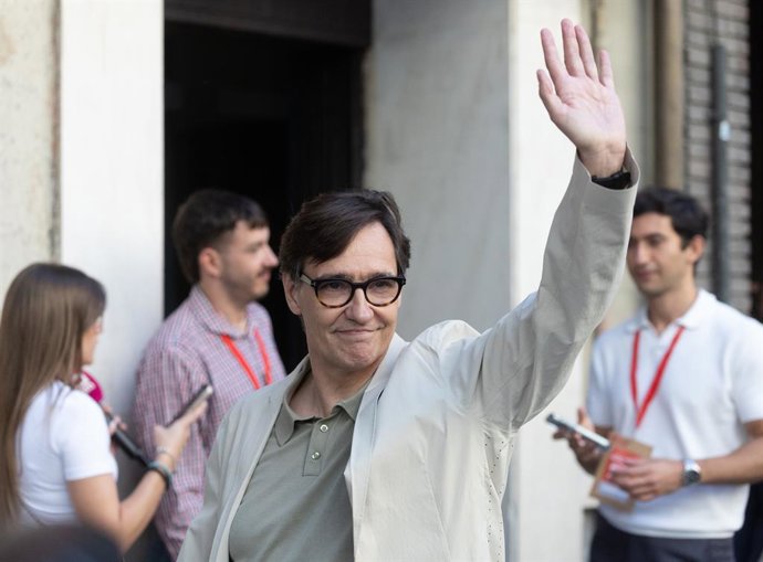 El presidente de la Generalitat de Catalunya, Salvador Illa, a su llegada a la reunión del Comité Federal del PSOE, en la sede federal del partido, a 5 de julio de 2025, en Madrid (España). El Comité Federal del PSOE que se celebra hoy es clave para la re