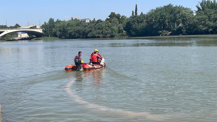 Tratamiento contra la mosca negra en el río Ebro a su paso por Zaragoza