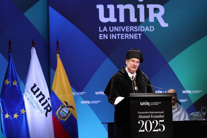 UNIR homenajea a sus 'Alumni' en dos ceremonias en Quito (Ecuador) llenas de "inspiración y futuro"