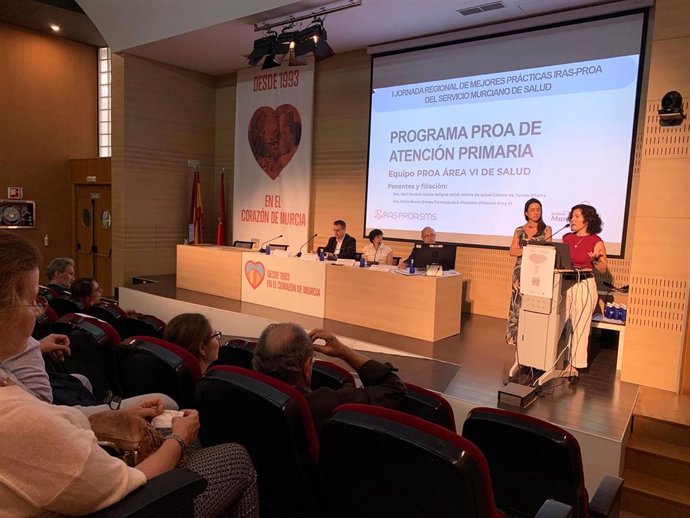 El encuentro llevaba por título 'Programas y Experiencias de Optimización del Uso de los Antibióticos (PROA) y Prevención de las Infecciones Relacionadas con la Asistencia Sanitaria (IRAS)'