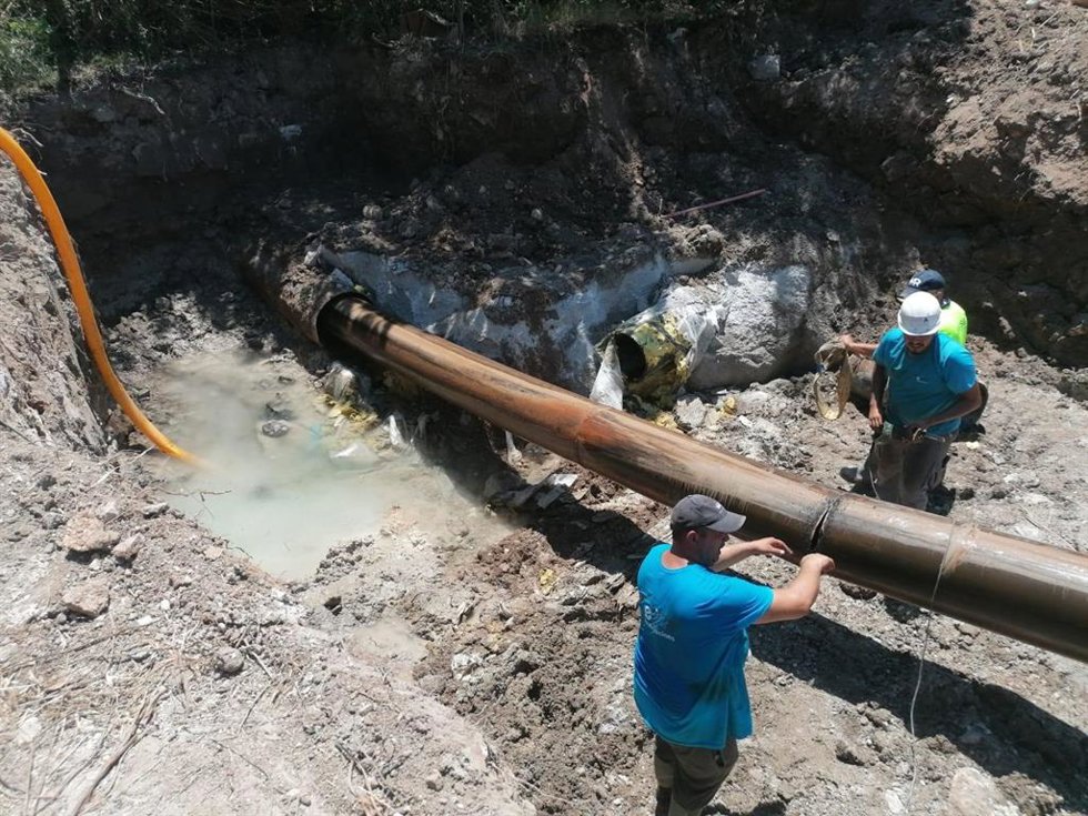 Abaqua restablece el suministro de agua desalada a Pollena tras reparar la avería en la conducción