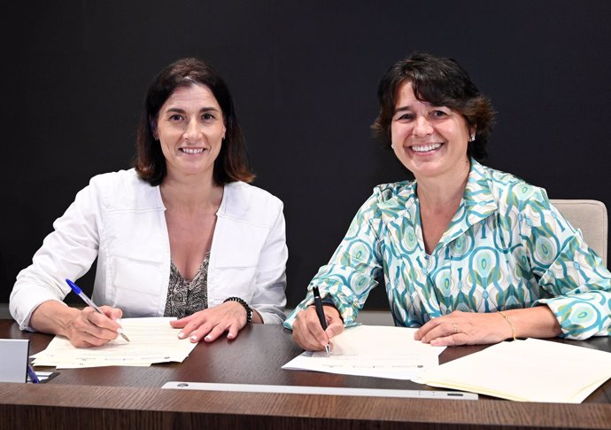 Santander y Café Dromedario colaboran para potenciar el ciclo de conciertos de la Plaza Porticada