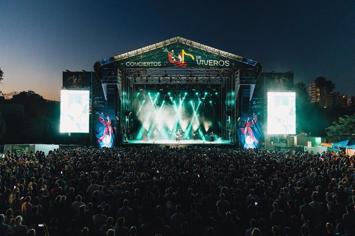 Archivo - Imagen de archivo de asistentes a los Conciertos de Viveros 2024