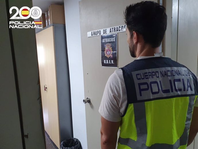 Un agente del Grupo de Atracos de la Policía Nacional. Recurso.