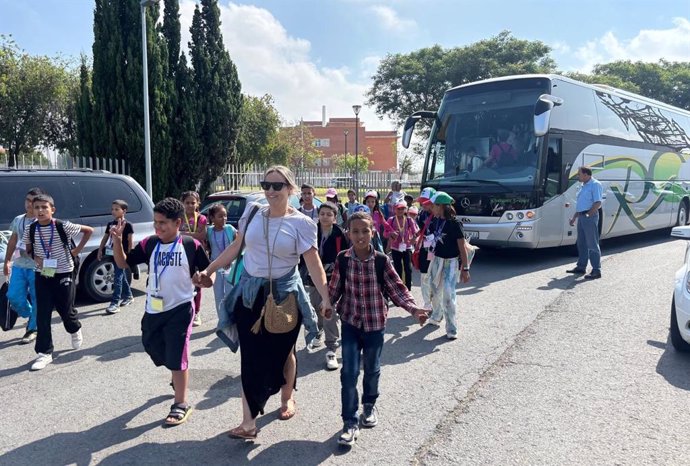 Diputación de Huelva recibe al centenar de menores saharauis que pasarán unas 'Vacaciones en Paz' en la provincia.