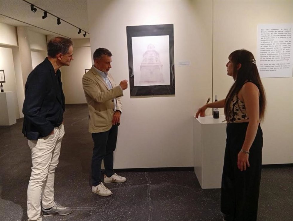 La nueva exposición del CCR ofrece una mirada al patrimonio a su paso por el Camino a través de la pintura con vino