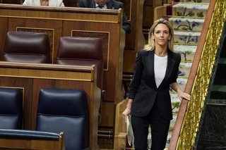 La diputada del PP Cayetana Álvarez de Toledo durante una sesión plenaria en el Congreso de los Diputados, a 12 de junio de 2025, en Madrid (España). El secretario de Organización del PSOE aparece en unas grabaciones que se encuentran en poder de la Unida