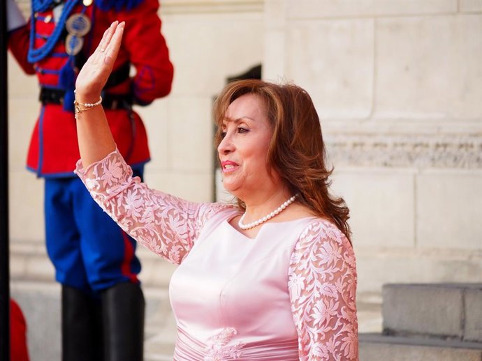 Archivo - November 14, 2024, Lima, Lima, Peru: Dina Boluarte, President of Peru, welcoming Xi Jinping, President of the People's Republic of China, on a State Visit to Peru. This visit, within the framework of the APEC Peru 2024 Economic Leaders Week (AEL
