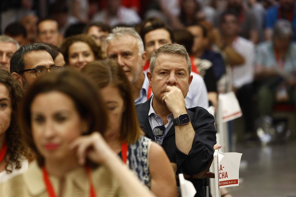 El presidente de Castilla-La Mancha, Emiliano García-Page, durante la reunión del Comité Federal del PSOE, en la sede federal del partido, a 5 de julio de 2025, en Madrid (España). 