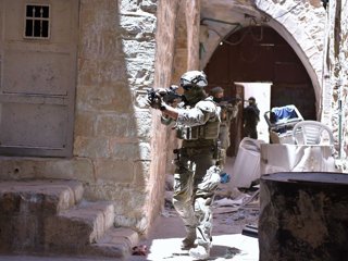 Archivo - Un militar israelí en Cisjordania