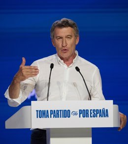 O Presidente do PP, Alberto Núñez Feijóo, durante o segundo dia do XXI Congresso Nacional do Partido Popular, em 5 de julho de 2025, em Madri (Espanha). Com o slogan "Tomar uma posição pela Espanha", o 21º Congresso do PP, realizado em Madri de 4 a 6 de j