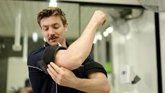Foto: Esta 'vuelta de tuerca' al ejercicio de fuerza alivia el dolor de la artritis reumatoide (y aumenta el rendimiento)