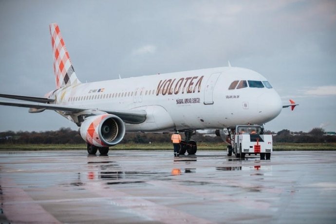 Archivo - Avión de la compañía Volotea.