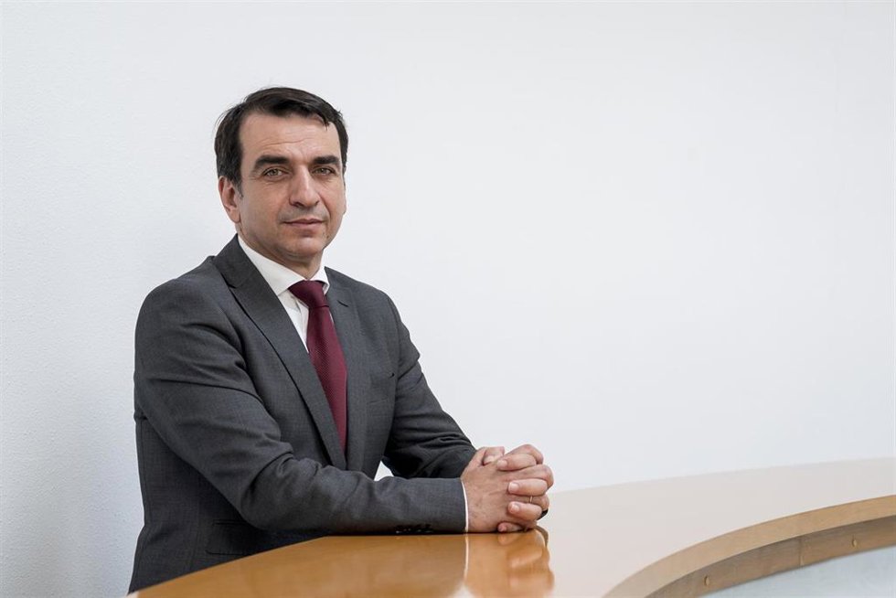 El rector de la Universidad Rey Juan Carlos (URJC), Abraham Duarte, durante una entrevista para Europa Press, en el Rectorado de la URJC, a 1 de julio de 2025, en Madrid (España).