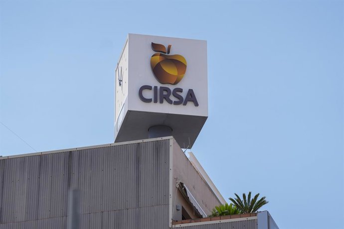Façana de la seu de Cirsa a Terrassa (Barcelona)
