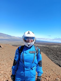 Archivo - La astronauta análoga cordobesa Mariló Torres, en su misión en la ladera de un volcán de Hawái.