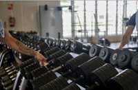 Detenida una pareja que huía en bici tras robar mancuernas de madrugada en un gimnasio