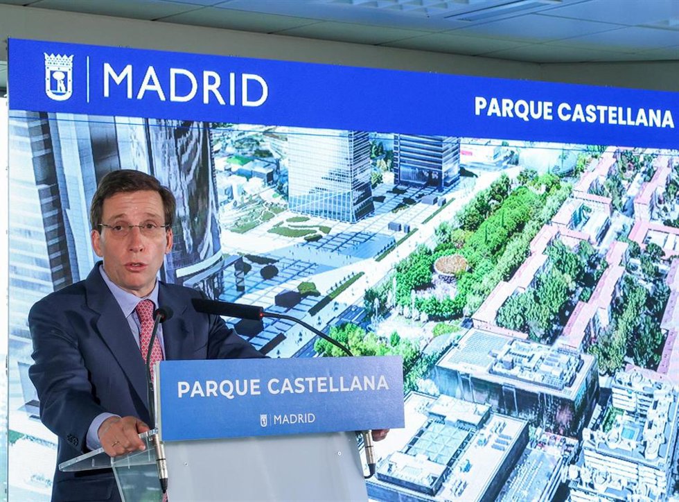 Archivo - El alcalde de Madrid, José Luis Martínez-Almeida, interviene durante la presentación del proyecto Parque Castellana, en la Torre de Cristal, a 17 de marzo de 2025, en Madrid (España).