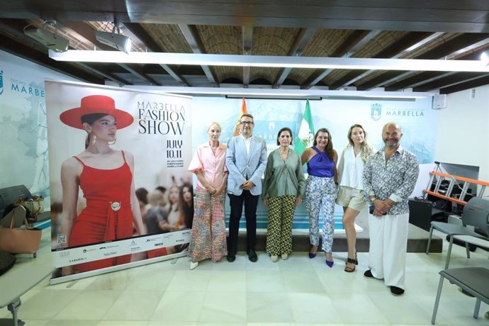 La asesora de Extranjeros Residentes. Remedios Bocanegra, ha presentado el evento junto al delegado de Turismo y Cultura de la Junta en Málaga, Carlos García; y la diputada provincial de Desarrollo Económico Sostenible y Empleo, Esperanza González.
