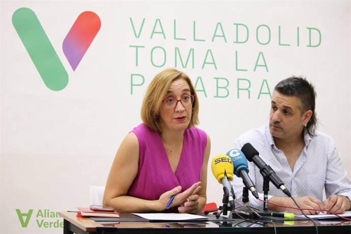 Archivo - La portavoz de VTLP Rocío Anguita y el exconcejal Jonathan Racionero.