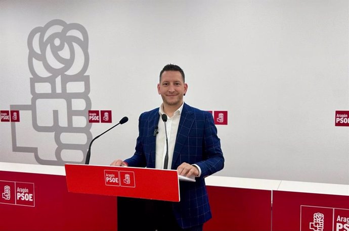 Archivo - El portavoz de la Ejecutiva Regional del PSOE Aragón, Jesús Morales, en imagen de archivo