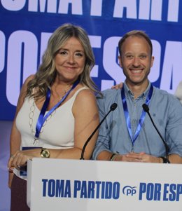 La secretaria general del PP de Jaén, Elena González, y el presidente del PP de Jaén, Erik Domínguez.