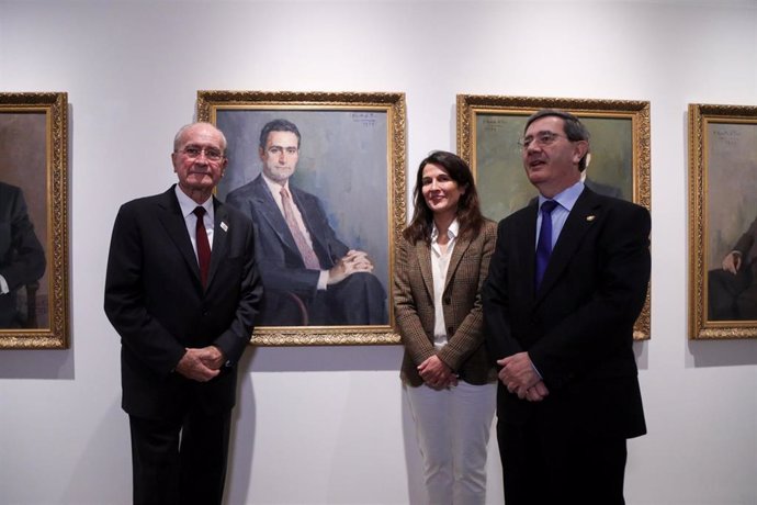 Archivo - Imagen de archivo del alcalde de Málaga, Francisco de la Torre, en la presentación de una exposición en el Museo de la Fundación Revello de Toro. 