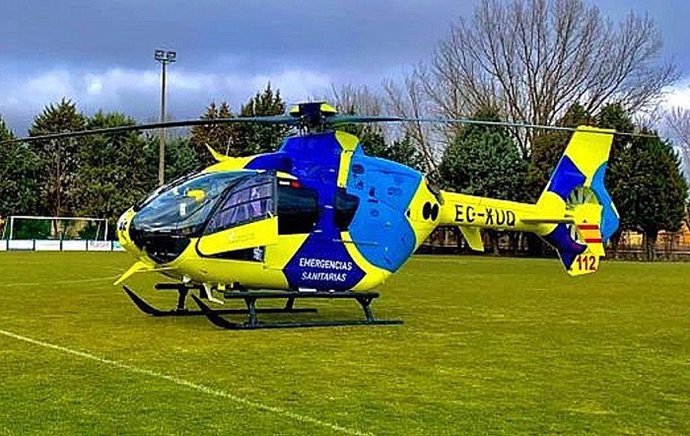 Archivo - Sucesos.- Trasladado en helicóptero un varón que sufrió un accidente en moto en Alba de Tormes (Salamanca)