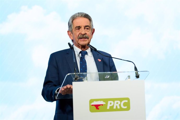 Archivo - El secretario general del PRC, Miguel Ángel Revilla