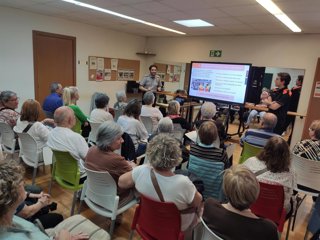 Cicle de xerrades sobre riscos d'estiu dirigit específicament a les persones grans