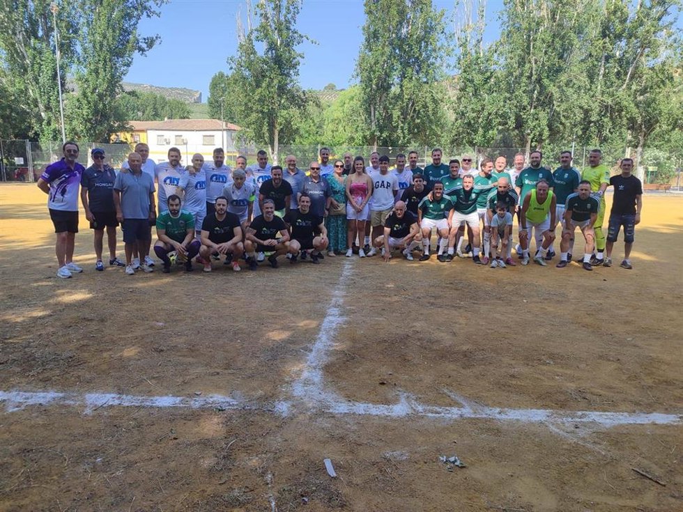 El Úbeda se proclama campeón del XI Trofeo de Veteranos Francisco Muñoz 'El Quico'.