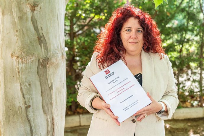 Noelia Barbed Castrejón logra el título de doctora por la universidad de la rioja con la calificación de sobresaliente 'cum laude'
