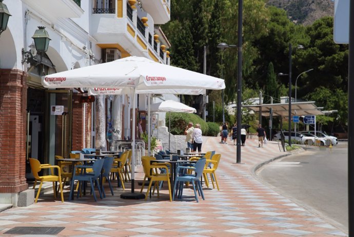 El Ayuntamiento de Benalmádena ha aprobado medidas para homogeneizar la imagen de ciertas zonas del municipio, concretamente, el núcleo del Pueblo con la mirada puesta en "mejorar la estética y ordenar la zona", según el edil Raúl Campos.