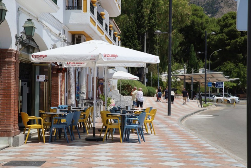 El Ayuntamiento de Benalmádena ha aprobado medidas para homogeneizar la imagen de ciertas zonas del municipio, concretamente, el núcleo del Pueblo con la mirada puesta en "mejorar la estética y ordenar la zona", según el edil Raúl Campos.