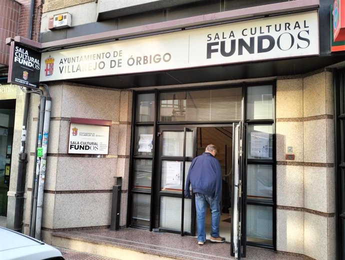 Imagen del exterior de la Sala Cultural Fundos en Veguellina de Órbigo (León)