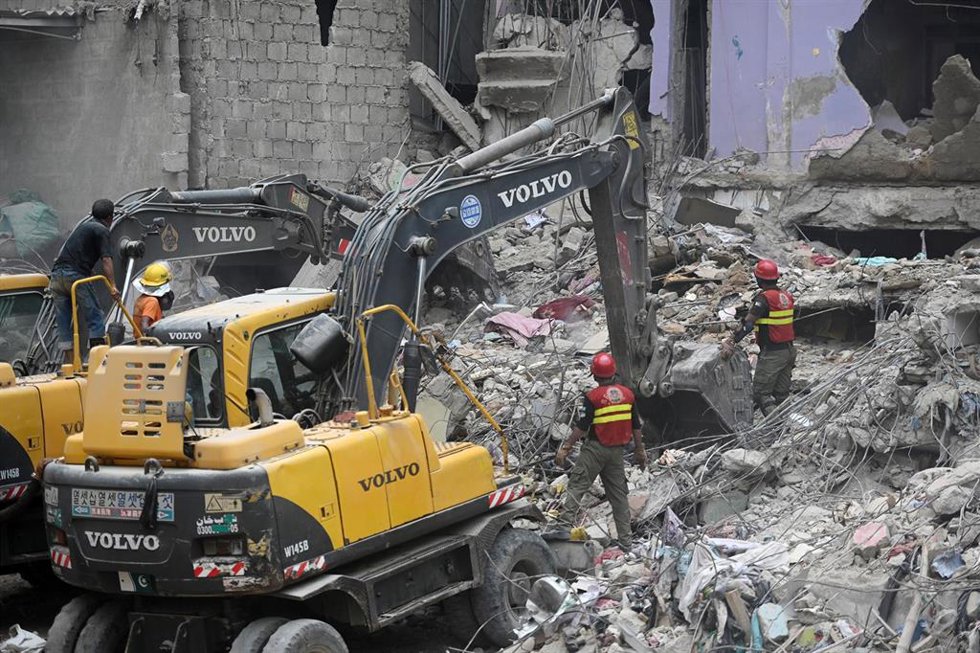 Edificio derrumbado en Karachi, Pakistán