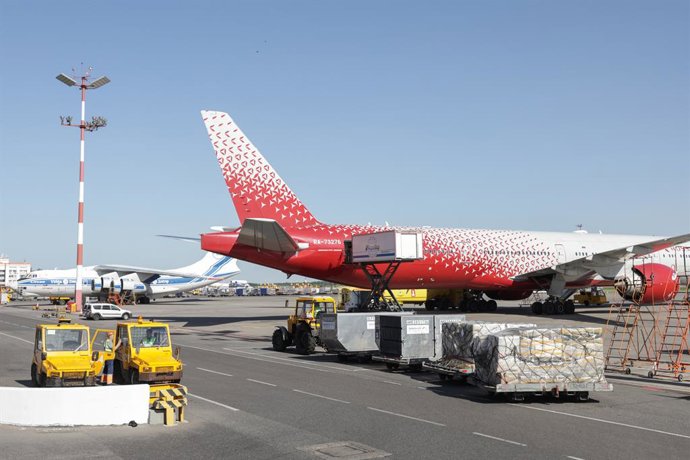 Archivo - RUSSIA, MOSCOW REGION - MAY 28, 2025: A cargo terminal of Sheremetyevo International Airport