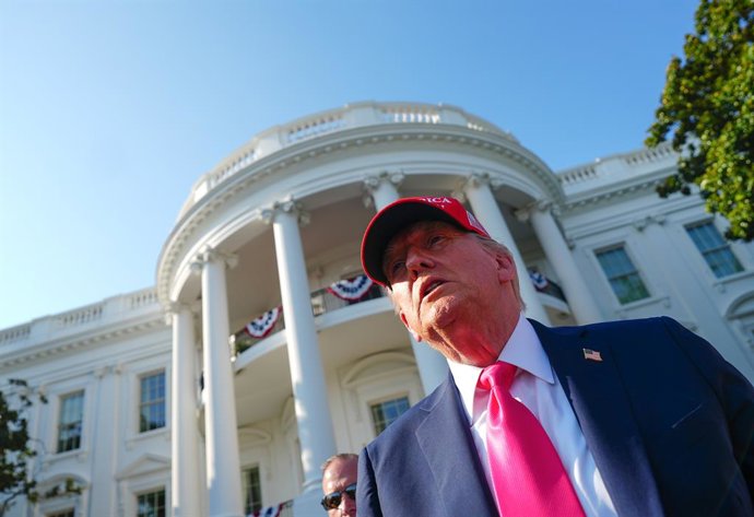 July 4, 2025, Washington, District Of Columbia, USA: President Donald Trump and first lady Melania Trump speak to supporters after he signed his 'Big, Beautiful Bill,' with new tax and immigration legislation during a ceremony at the White House in Washin