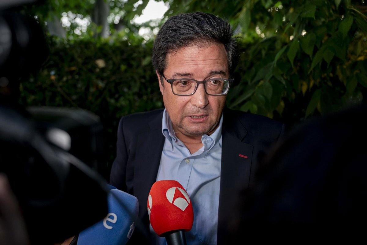 Óscar López reprocha a los miembros del PSOE que defendieron  que siguiera Rajoy  que pidan ahora al Gobierno que pare