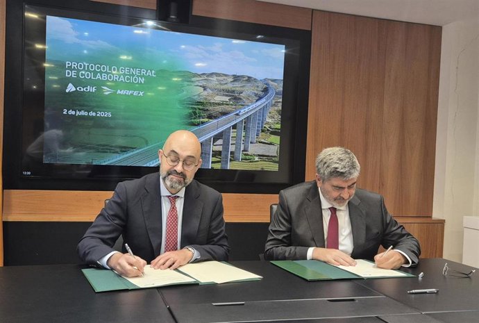 Adif y Mafex renuevan su colaboración para impulsar la internacionalización del sector ferroviario español.