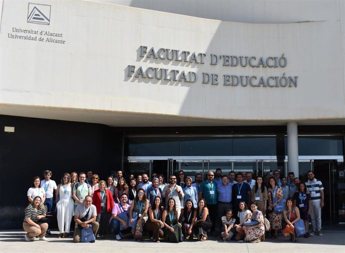 Voces expertas abordan en la UA cómo prevenir el absentismo escolar y "afrontar el problema" desde un marco "global"