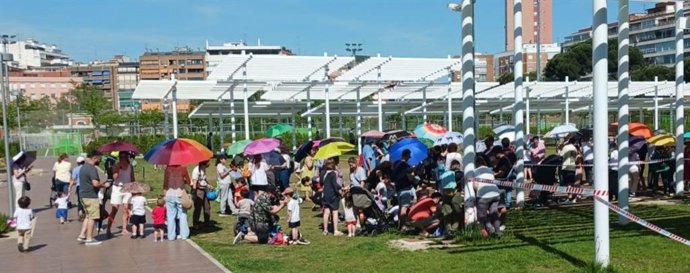 Una asociación pide instalar toldos en la gran plaza del parque Santander de Chamberí ante las altas temperaturas