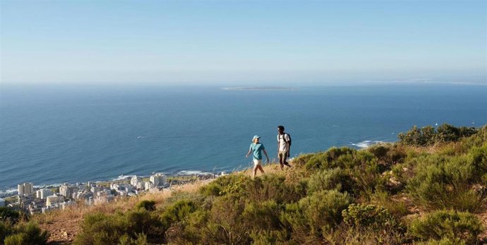 Columbia presenta sus esenciales de senderismo para mantenerse activo este verano.