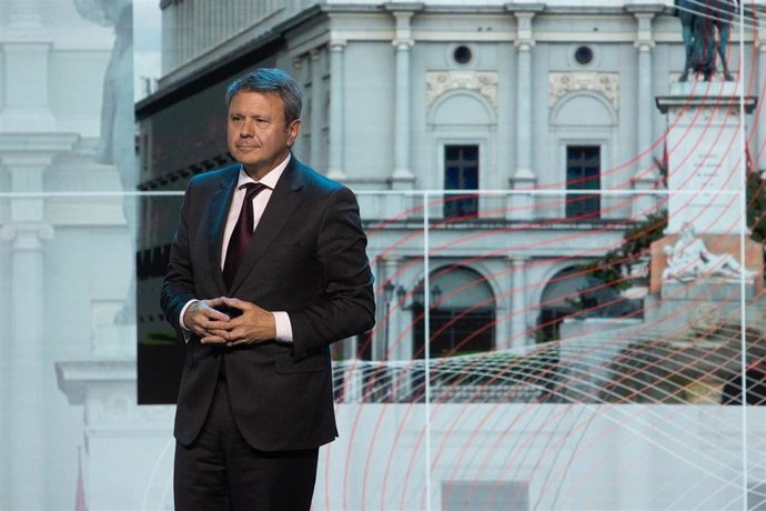Puente clausura la gala de los Premios Fundación Caminos