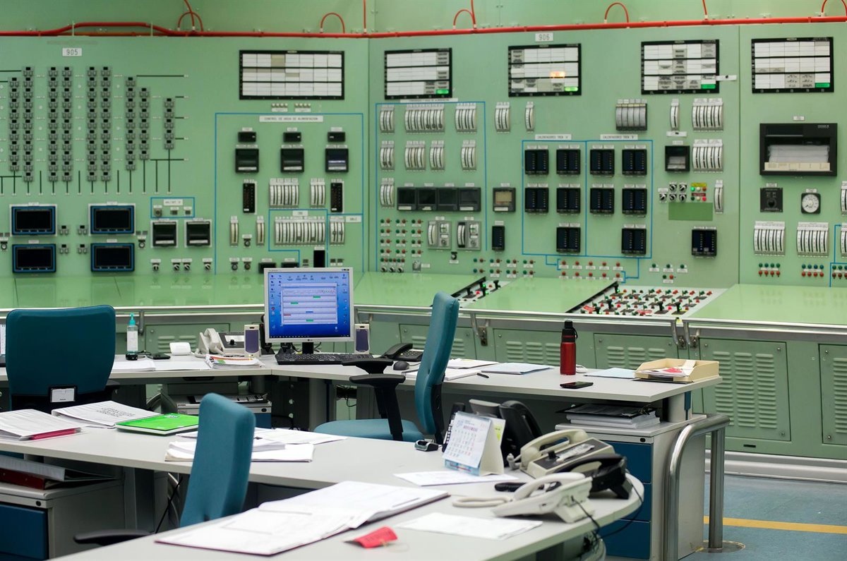 Dos tercios de los españoles apoyan el alargamiento de la vida de las nucleares en España, 23 puntos más que en 2023