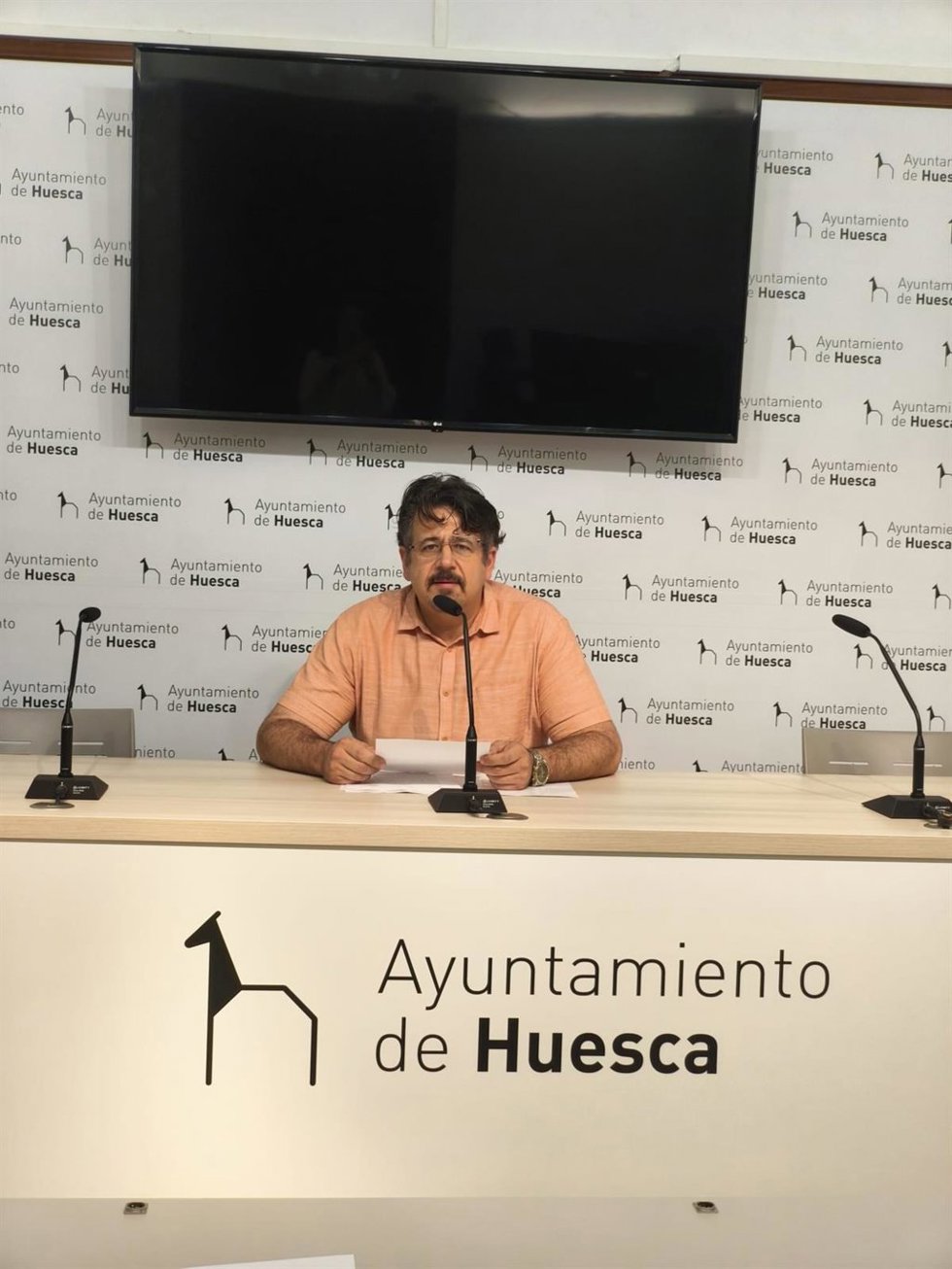 El portavoz del grupo municipal de Vox en el Ayuntamiento de Huesca, José Luis Rubió