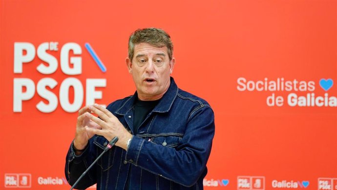 El secretario xeral del PSdeG, José Ramón Gómez Besteiro, en rueda de prensa.