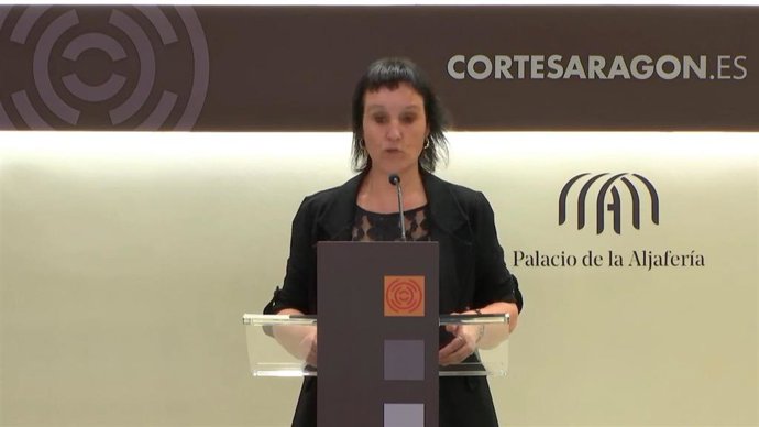 La diputada socialista Lorena Canales este lunes en la sala de prensa de las Cortes de Aragón.